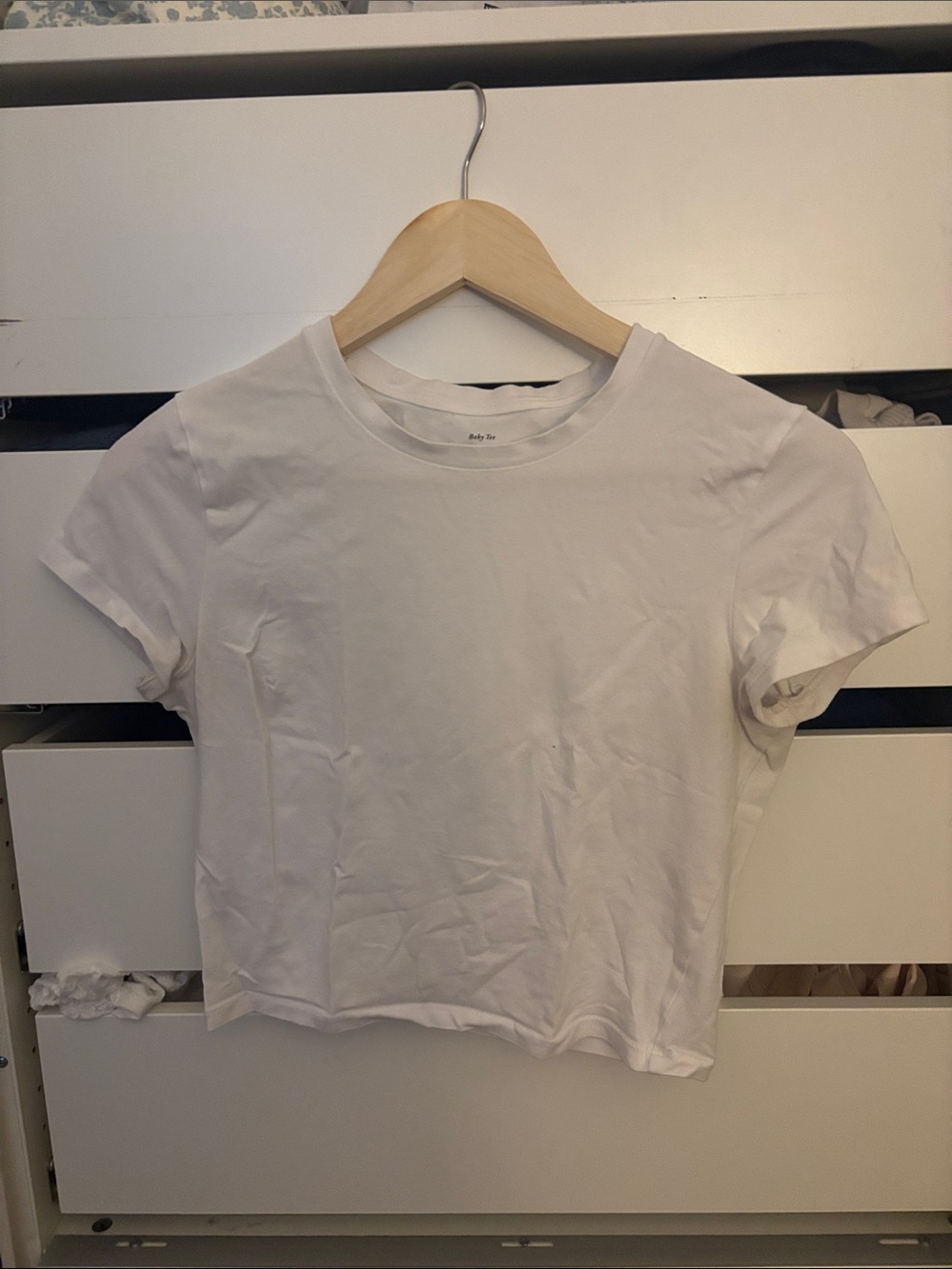 Abercrombie & Fitch White Crop Crewneck Tee